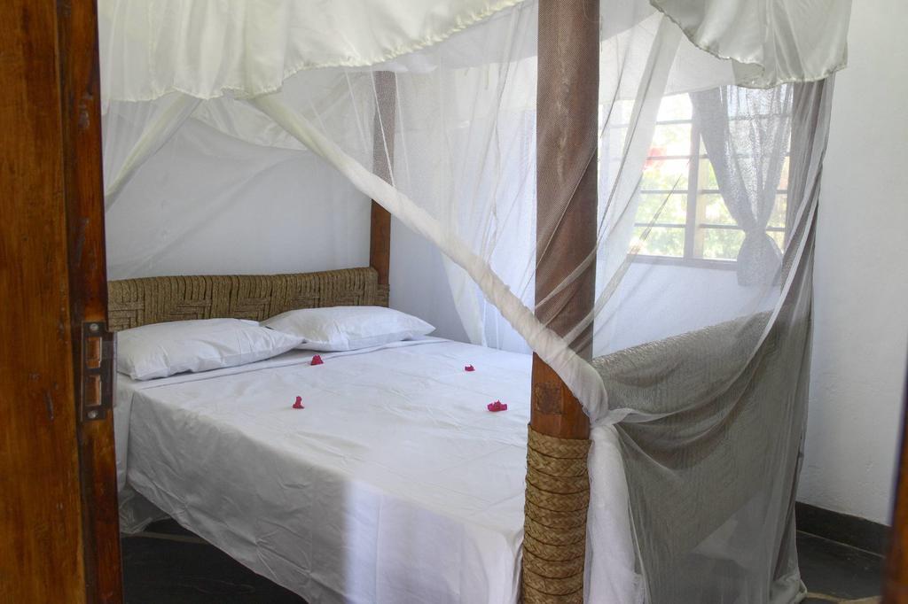 Sheba Cottages - Diani Beach Bagian luar foto