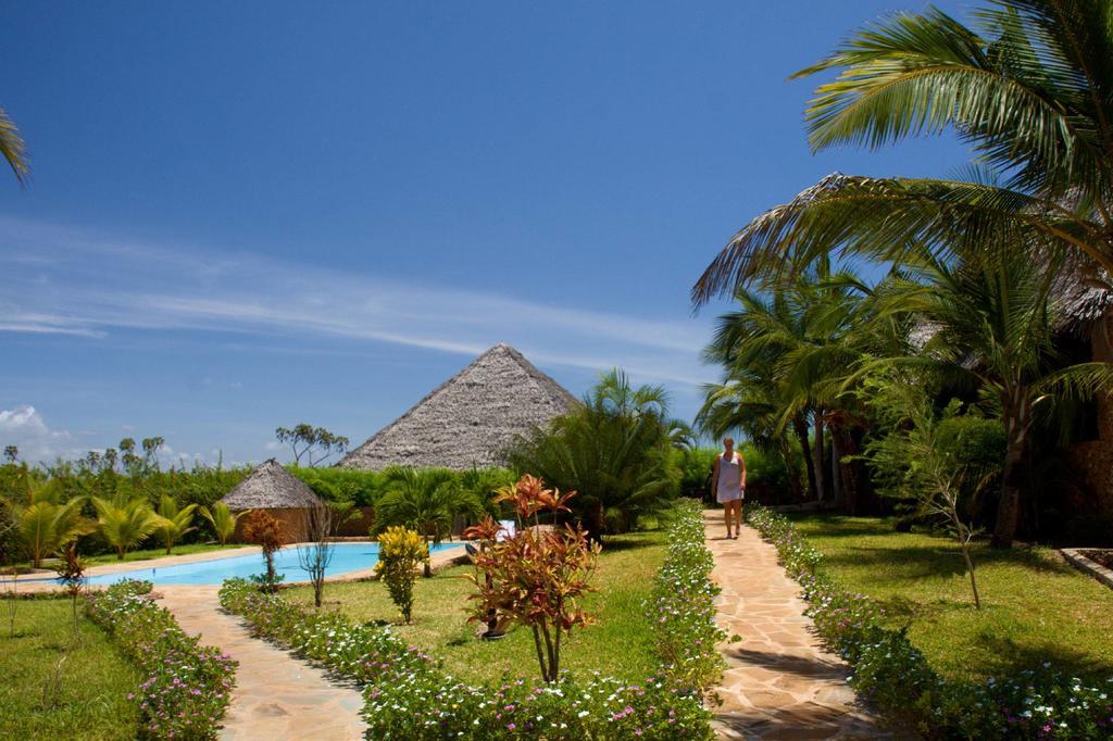 Sheba Cottages - Diani Beach Bagian luar foto